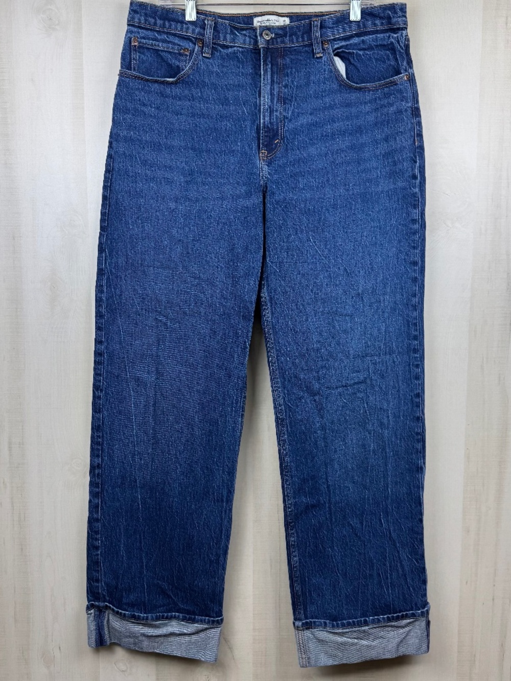 Abercrombie & Fitch Women’s The ‘90s Relaxed Jean High Rise Cuffed Hem 32 / 14